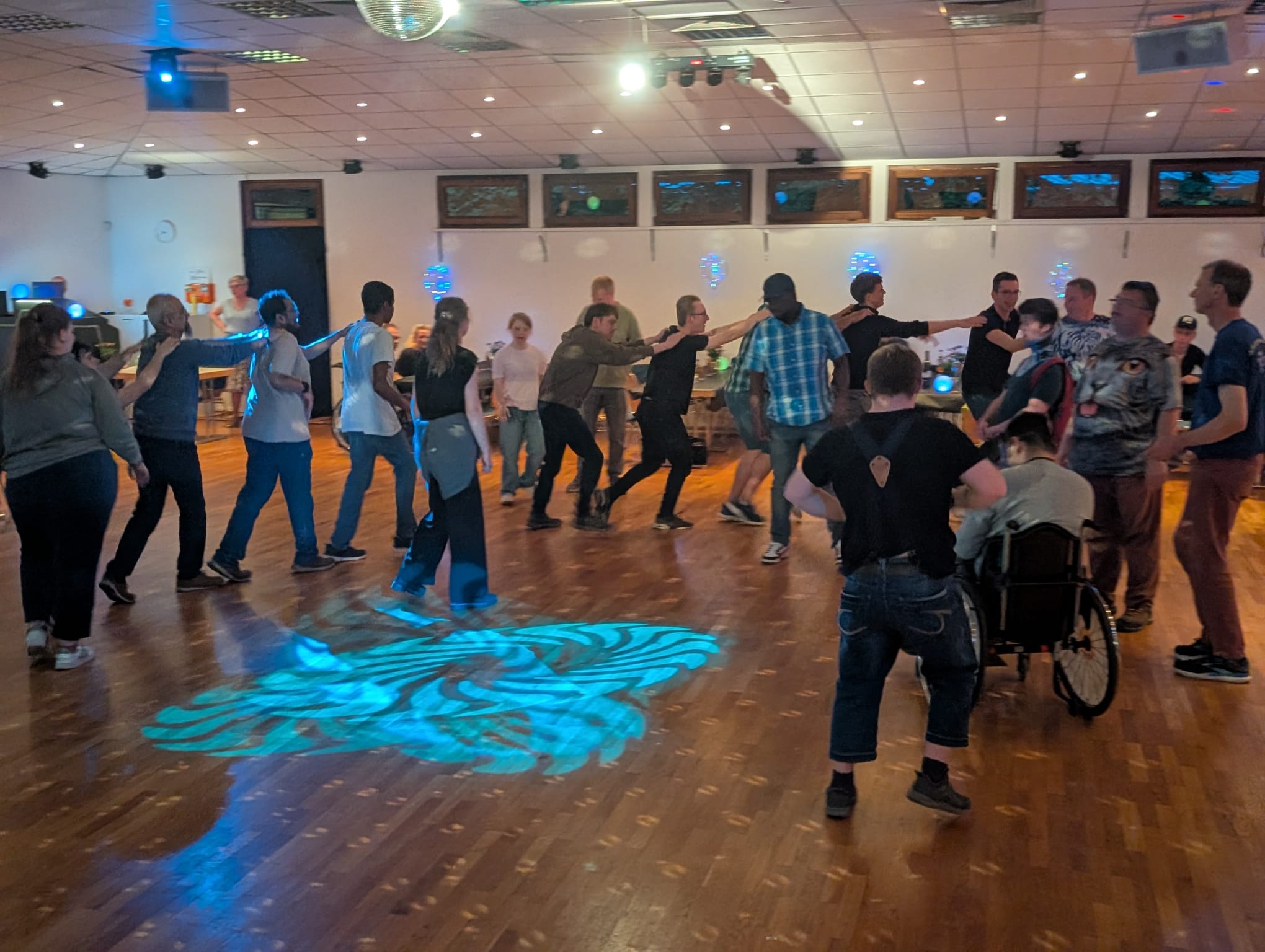 „Bunt, laut, fröhlich – Unsere Inklusionsdisco war ein voller Erfolg!“